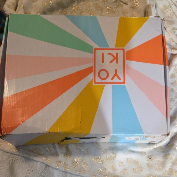 White Roller Skates with Wheels - Picture 3 of 4